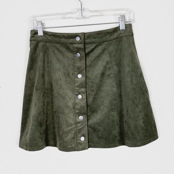 Forever 21 Army Green Faux Suede Button Up Mini Skirt - Picture 3 of 6